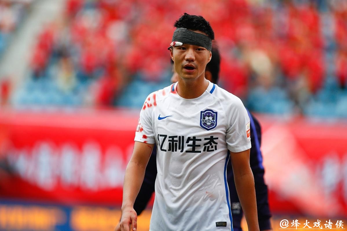 不少人觉得谭望嵩作为国青队员年纪轻轻就在冠城打主力，身价不该只有六十四万，冠城工资低收入自然有限导致转会价格难提升成现实困境